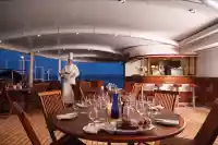 Restaurant sur pont extérieur