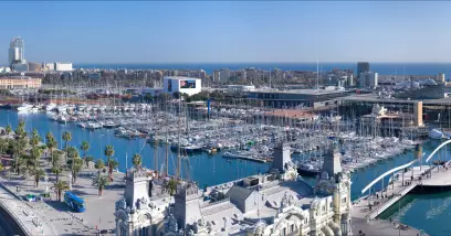 Nouveau terminal de croisière dans le port de Barcelone en Espagne