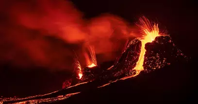 Éruption du volcan Fagradalsfjall : du magma chez les Vikings
