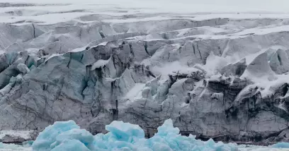 Les glaciers du Spitzberg, colosses du Svalbard