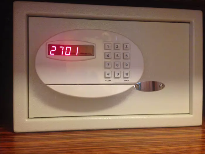 Vérifier le contenu de son coffre-fort avant de quitter sa cabine