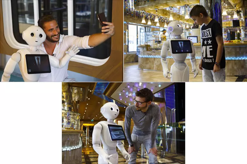 Démonstrations de Pepper avec les passagers Costa