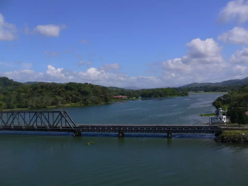 Axe routier sur le Canal de Panama