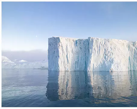 Iceberg visible lors d'une croisière en Arctique