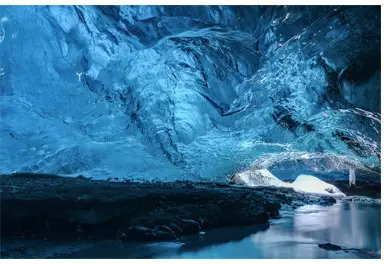 Caverne souterraine de glace