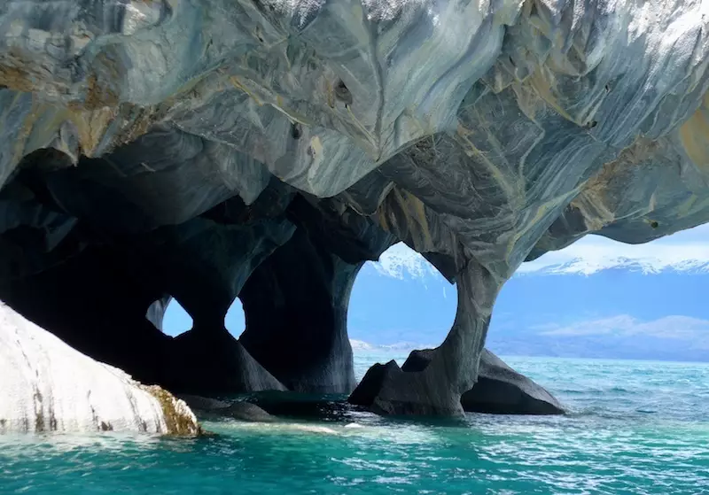 Vue sur les splendides Marble Caves