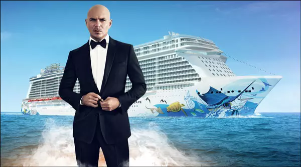 Pitbull devant le Norwegian Escape et son immanquable fresque