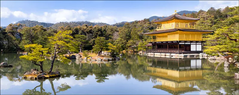 Un temple japonais dans un écrin de nature