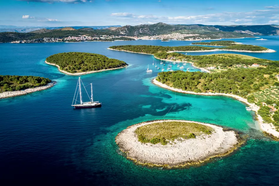 Croisière à bord d'un petit bateau en Croatie