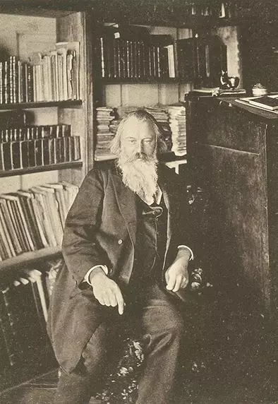 Johannes Brahms, compositeur, pianiste et chef d'orchestre allemand qui fut l'un des plus importants musiciens de la période romantique.