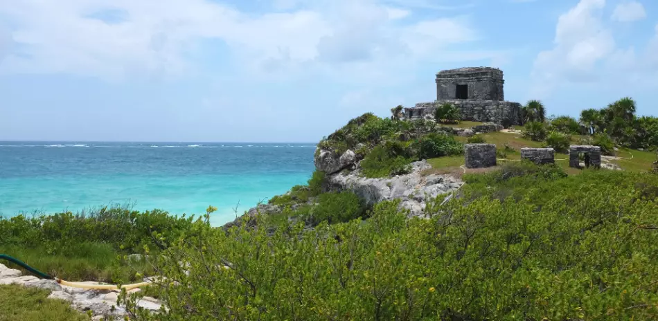 Les ruines de Tulum qui surplombe les côtes de la ville mexicaine