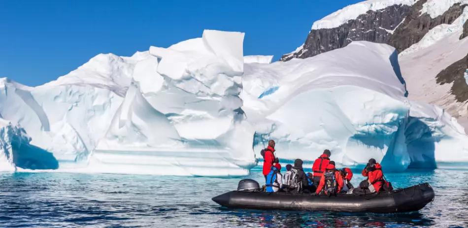 Les croisières polaires vous proposeront toujours des excursions à bord de zodiac