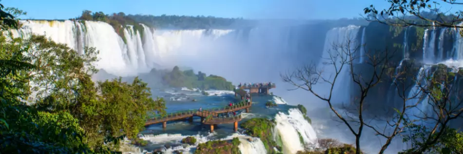 Chutes d’Iguazú, frontière naturelle entre la Paraguay l'Argentine et le Brésil