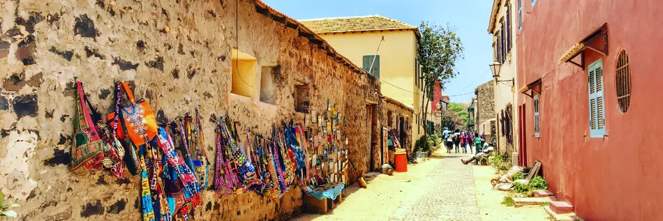 L'île de Gorée au Sénégal avec ses ruelles colorées