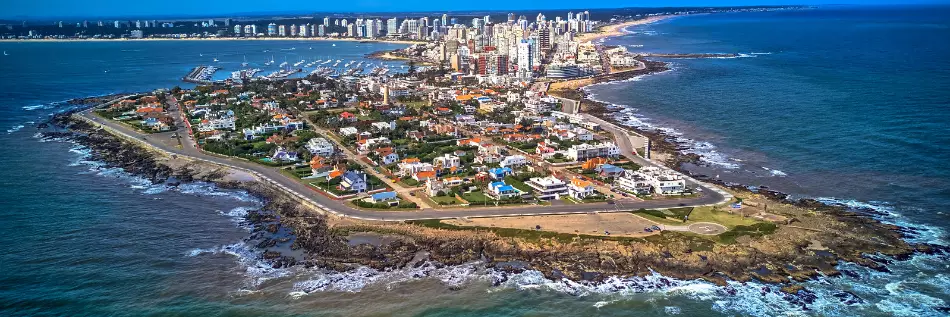 Vue aérienne de la côte de Punta Del Este, Uruguay
