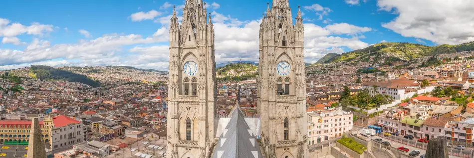 Quito, capitale de l'Équateur qui s'élève à une altitude de 2 850 m