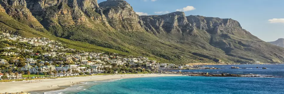 La belle ville du Cap, avec ses magnifiques montagnes, ses plages de sable blanc et ses eaux bleu clair