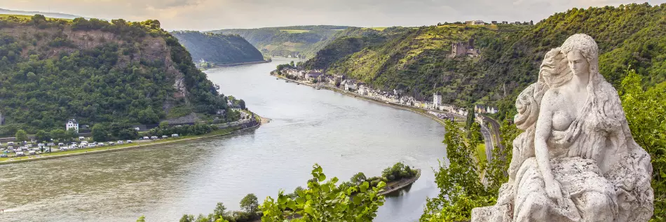 Figure de Loreley et vue panoramique de la vallée du Rhin