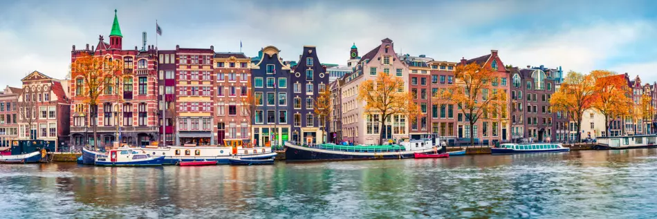 Vue panoramique sur la ville d'Amsterdam en automne, Pays-Bas