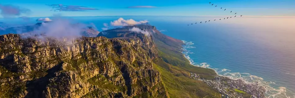 Vue de dessus sur l'océan Atlantique. National Park Table Mountain, Cape Town