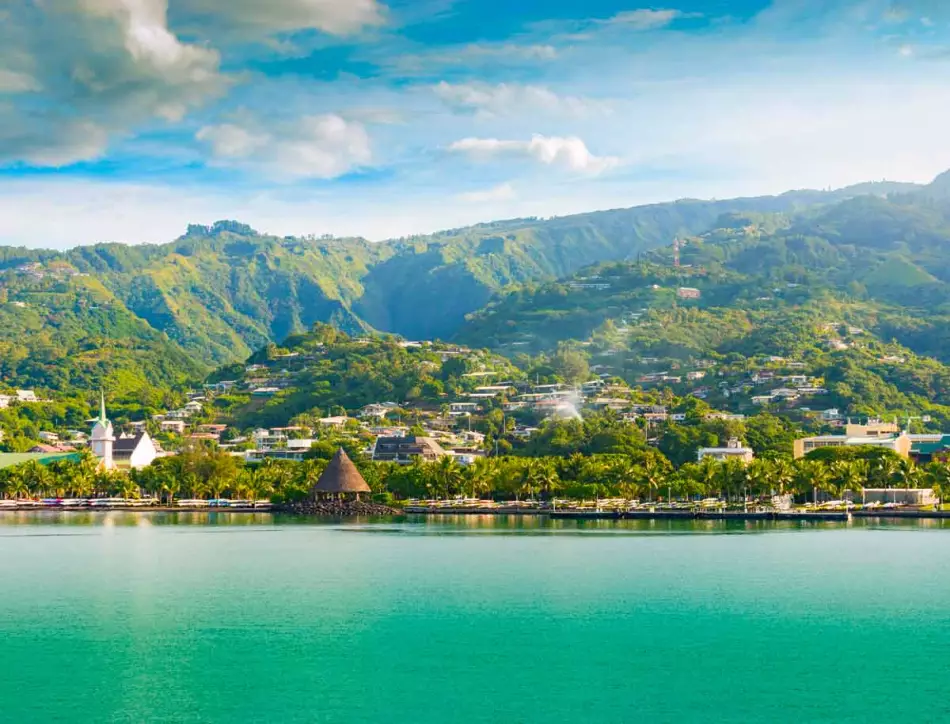 Vue de Papeete depuis la mer