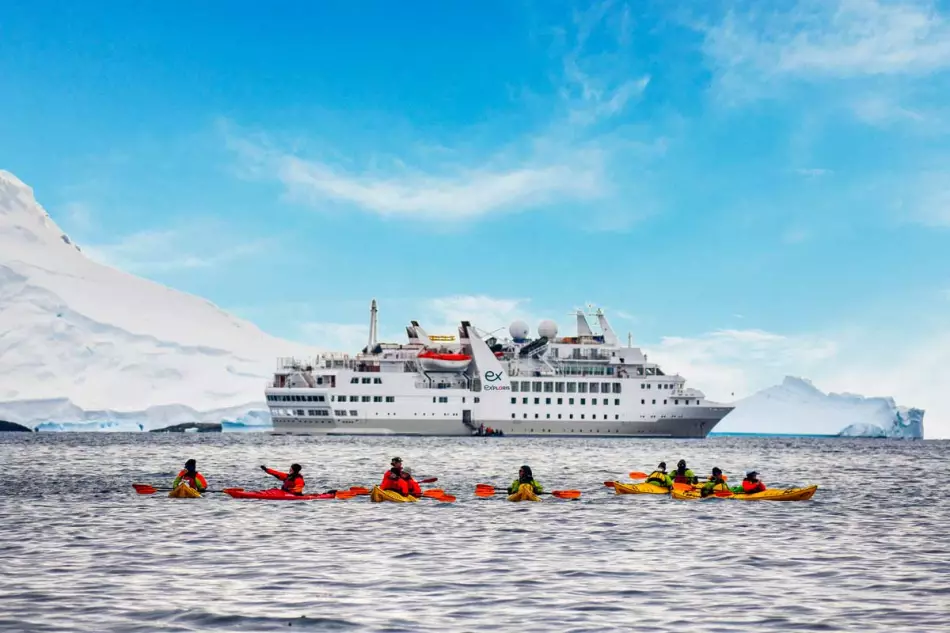 Bateau polaire et excursion en kayak