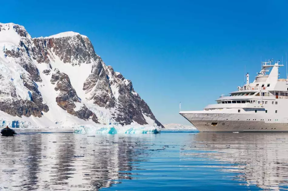 Une navigation en toute sécurité dans les eaux glacées du Sud