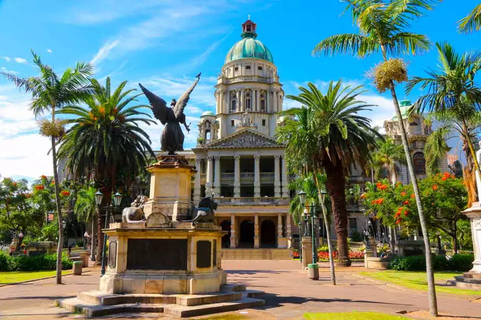 Le Durban City Hall et le War Memorial en Afrique du Sud