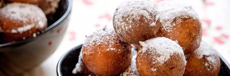 Bol avec des frittoles, met typique du carnaval de Venise