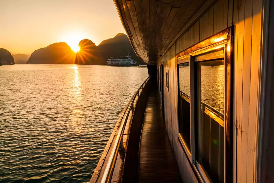 Navigation dans la Baie d'Halong