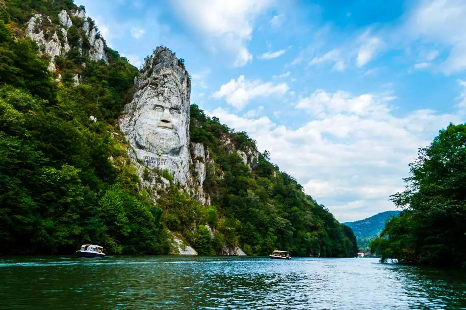 L'art sur les rives en croisière