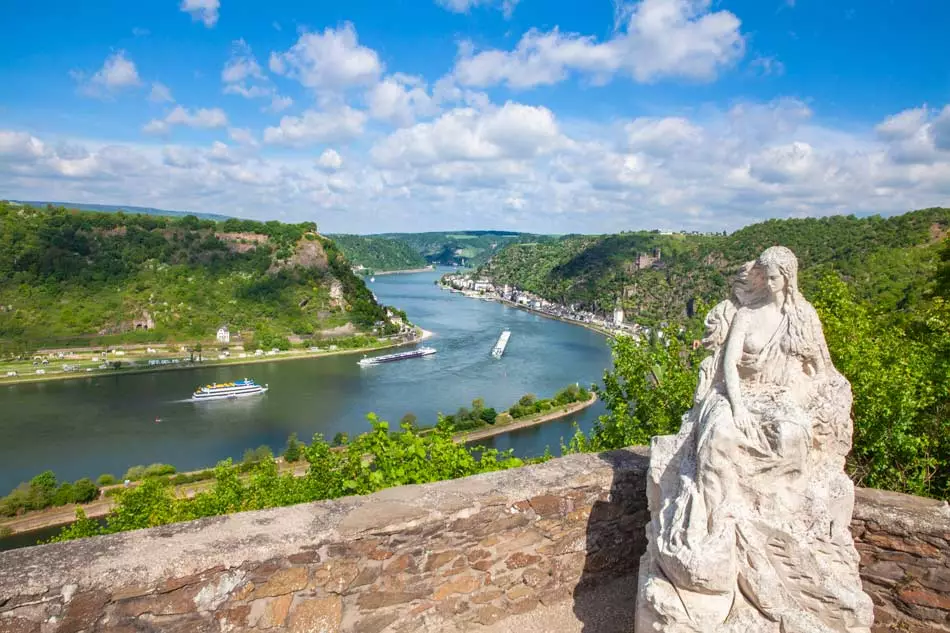 Figure de Lorelei dans la Valée du Rhin