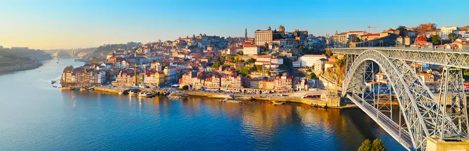 Porto, ville magique du fleuve Douro