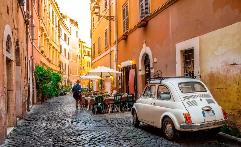 Rue typique italienne à Rome