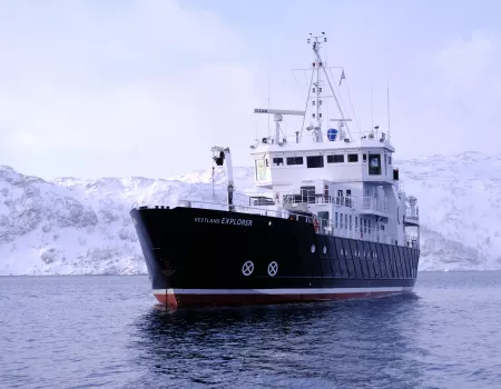 Explorer : yacht polaire moderne et avec impact environnemental réduit