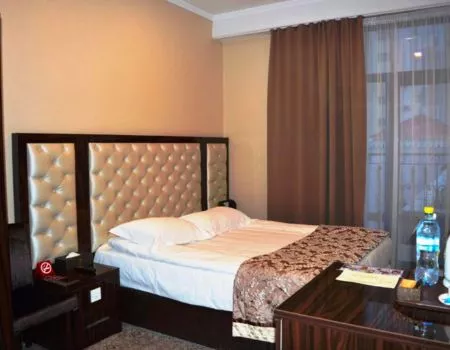 Plaza Hotel Bishkek 4* - 1 nuit 