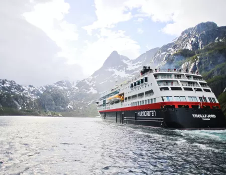 MS Trollfjord