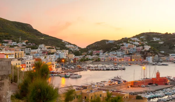 Jour 7 : Ponza I Tour de l'île en bateau