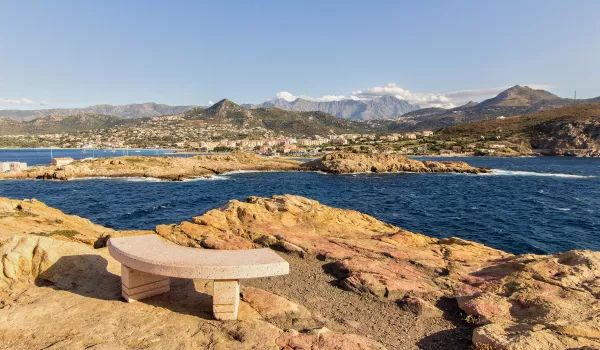Jour 7 : L'Île-Rousse I Visite dans l'île