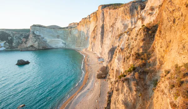 Jour 7 : Ponza | Nature préservée et charme historique de Ponza