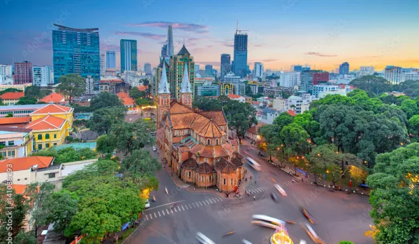 Jour 10 : Saigon authentique : temples, marchés et patrimoine