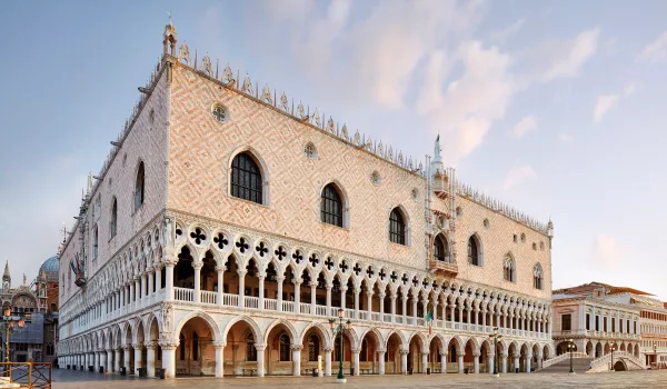 Jour 2 : Venise l Visite pédestre et le Palais des Doges