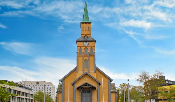 Jour 9 : Tromso | Concert de minuit dans la cathédrale en bois de Tromsø | Hors forfait