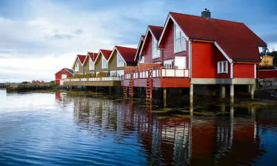 Cabines en bois rouge, Molde