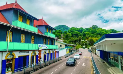  Mahé (Victoria) / Ville de retour