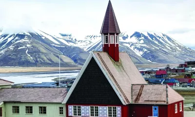 Longyearbyen / Ville de retour*