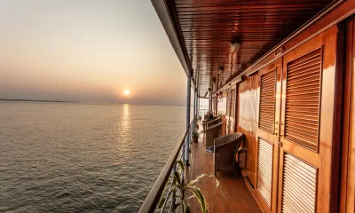 Delhi / Guwahati
