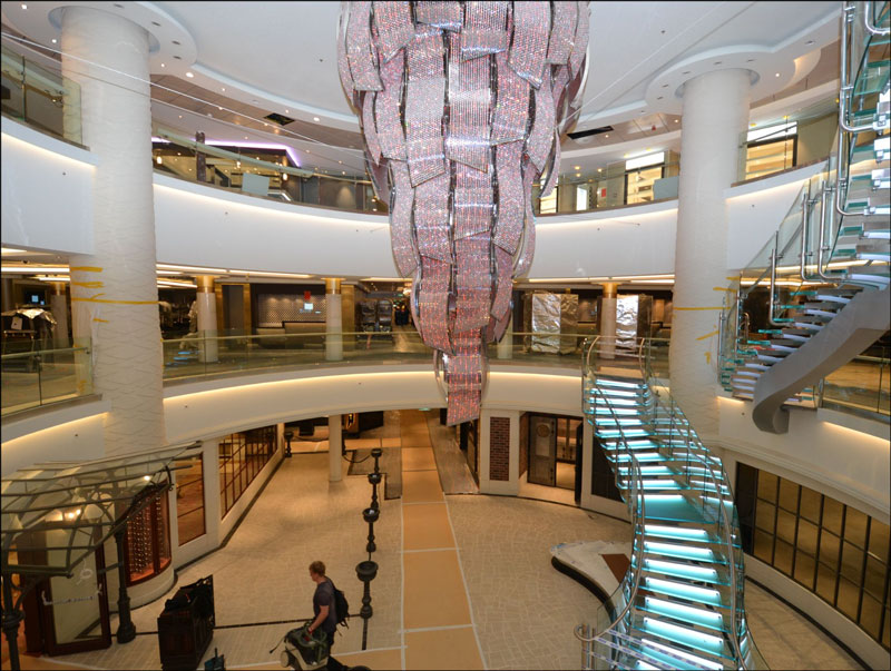 Accès intérieur aux ponts du Norwegian Escape