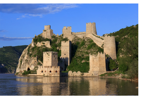La forteresse de Golubac sur les rives serbes