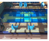 Piscine intérieure du navire